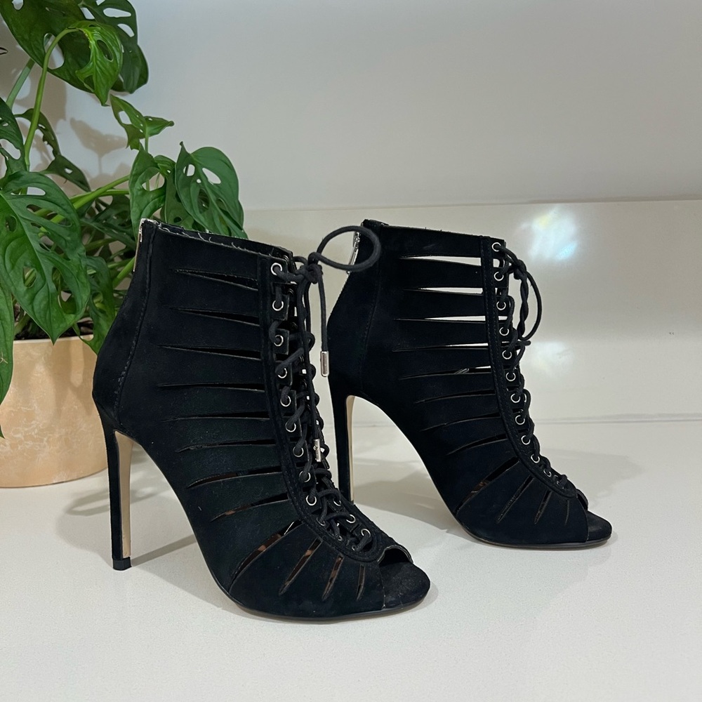 Stiletto Heels Black Suede Peep Toe Booties Steve Madden Cyder Lace-Up 5.5